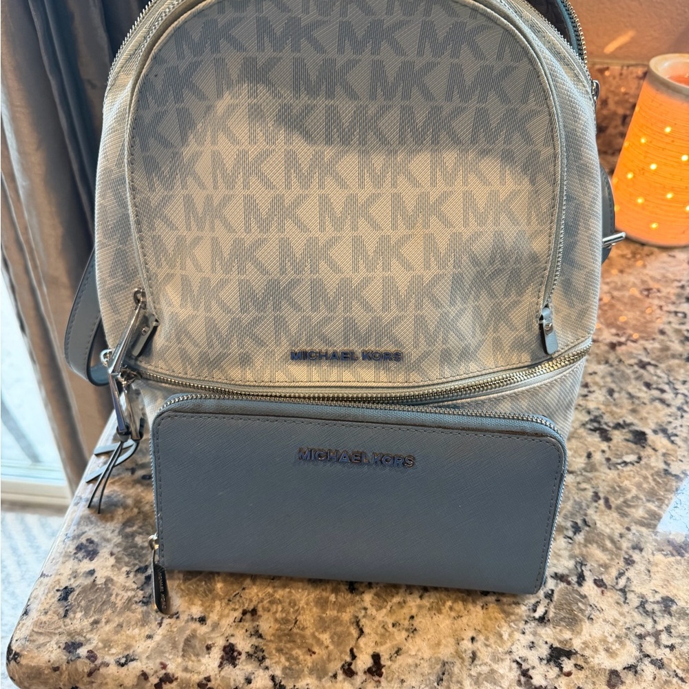 Michael Kors Gray blue Monogram Backpack and Wallet Set - Picture 1 of 4